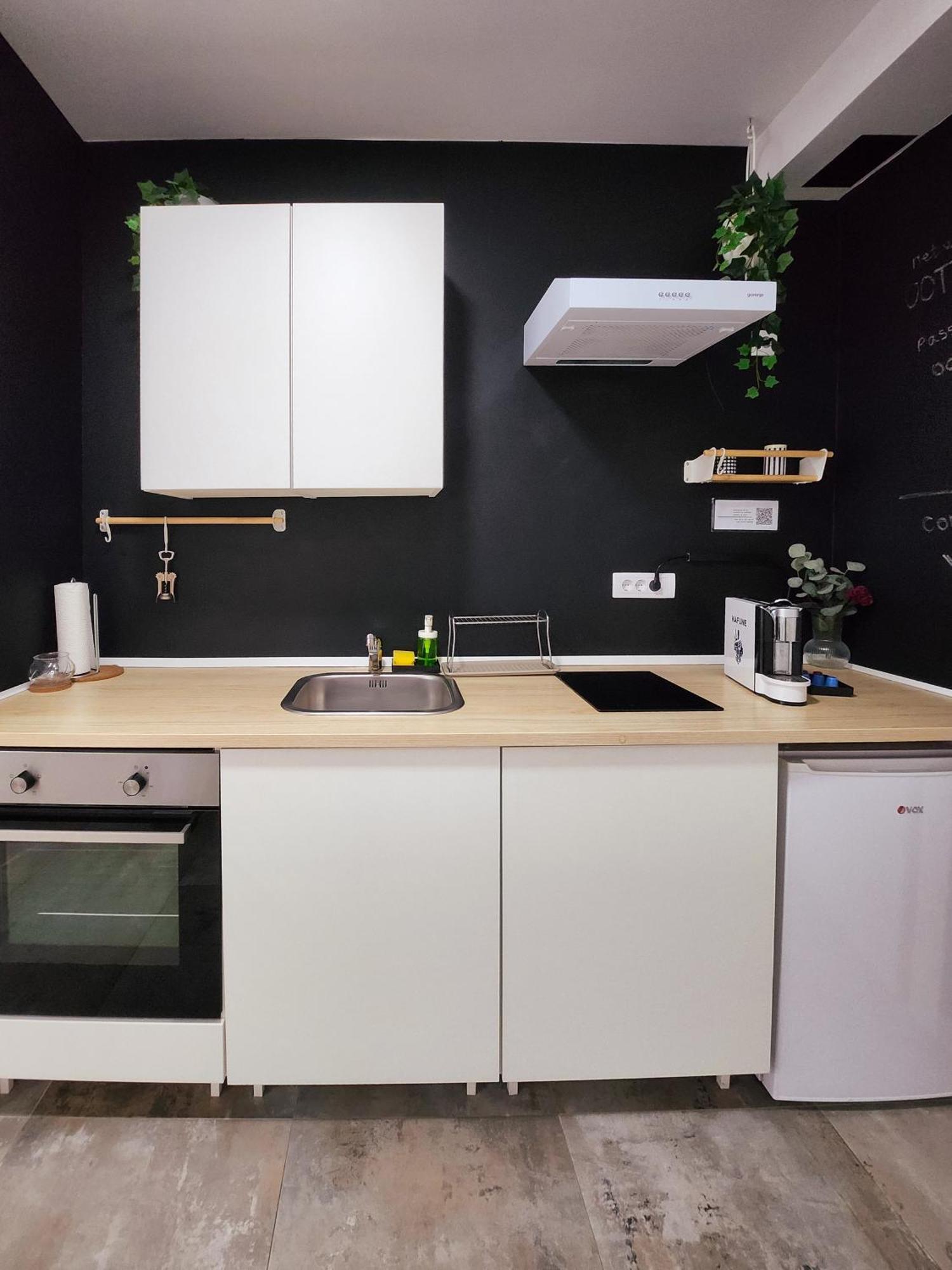 Apartamento Oota Soko With Parking Garage Kragujevac Habitación foto